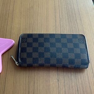 Louis Vuitton Damier Ebene Zippy Wallet